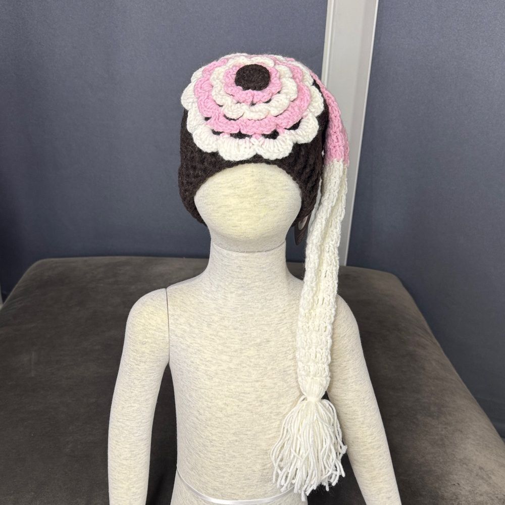 Daisy Baby Girl’s Crocheted Floral Hat Beanie with Long Tail 2-8 years NEW